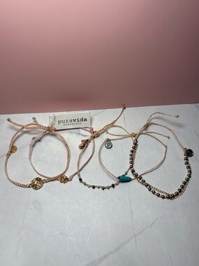 🩷 Set of Five Pura Vida Bracelets